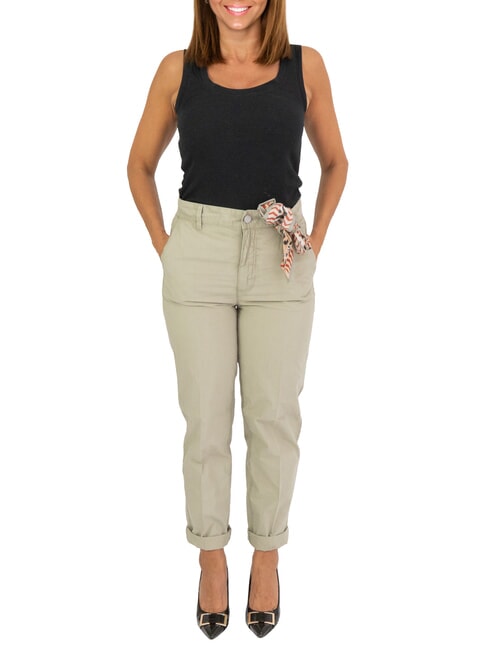 GUESS CANDIS Pantalones con bufanda hoja de salvia - Pantalones de mujer