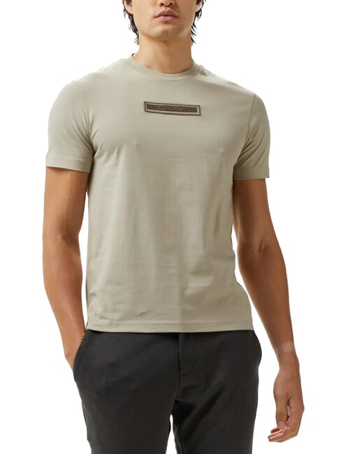 CALVIN KLEIN CK Camiseta de algod&oacute;n de corte entallado con parche de logotipo arcilla fresca - camiseta