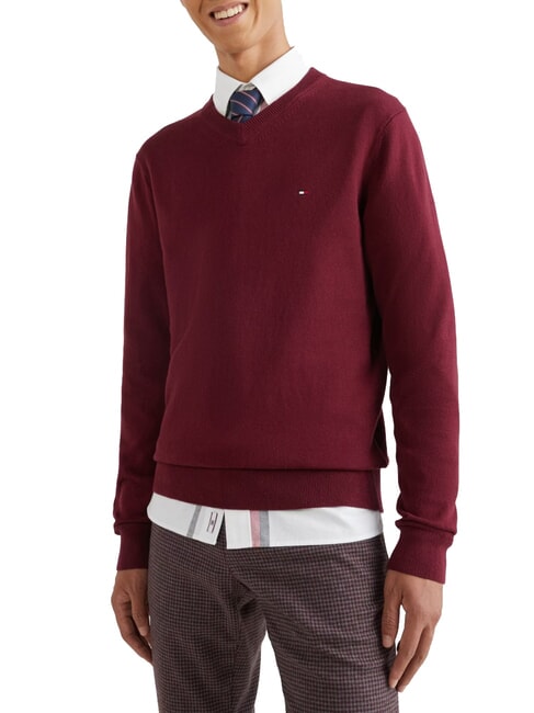 TOMMY HILFIGER PIMA Jersey con cuello de pico en mezcla de cachemira rojo intenso - Suéteres de los hombres