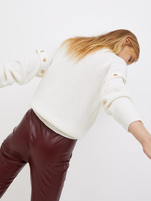   Jersey de cuello alto con tachuelas bialana - Su&eacute;teres de mujer