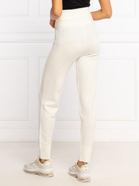 U&B  Ch&aacute;ndal con capucha y joggers Marfil - trajes deportivos para mujeres