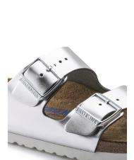 BIRKENSTOCK ARIZONA Sandalia babucha de piel plata met&aacute;lica - Zapatos Mujer - 5