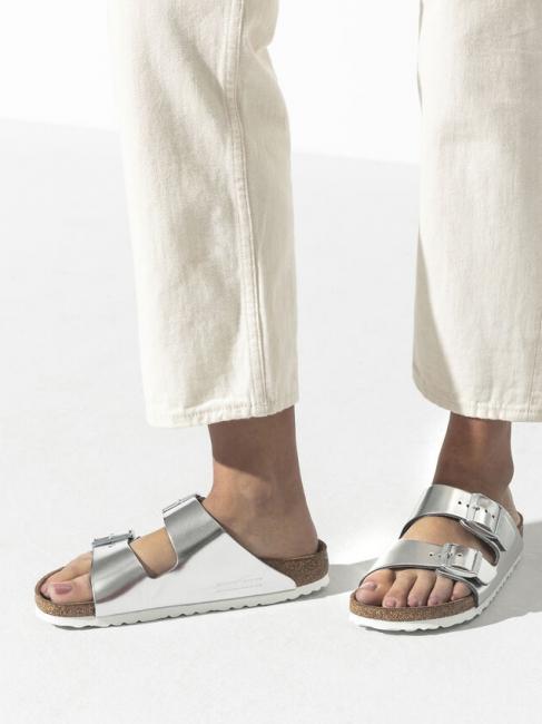 ARIZONA Sandalia babucha de piel plata met&aacute;lica - Zapatos Mujer