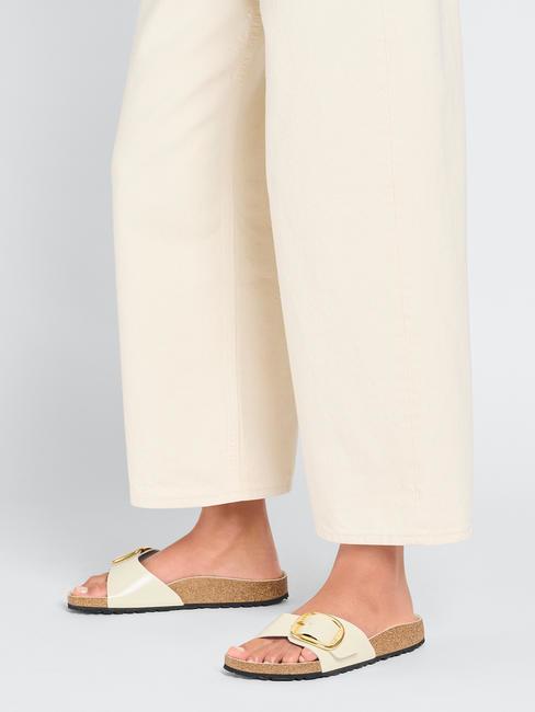 MADRID BIG BUCKLE Babucha en charol brillo crudo - Zapatos Mujer