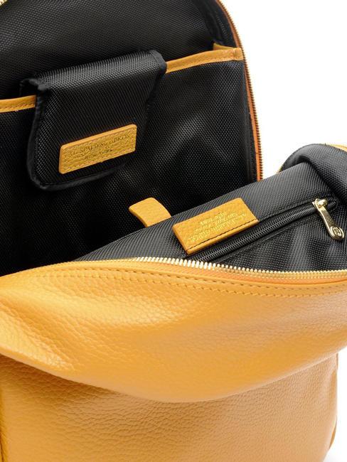 TIFFANY Mochila de piel para port&aacute;til mostaza - Bolsos Mujer