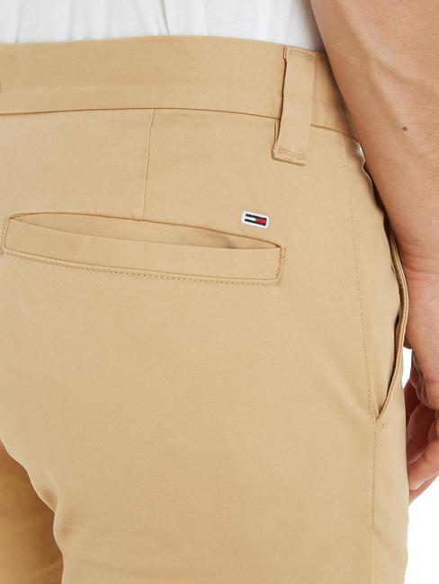 TJ AUSTIN Pantalón chino de algodón arena leonada - Pantalones