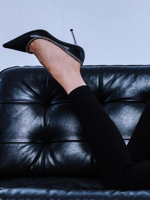 QUEEN 3878 Salón de piel con cadena. negro - Zapatos Mujer