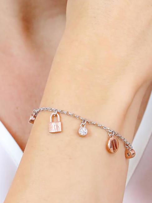 RAMBLA Pulsera con dijes y circonitas. acero-oro - Pulseras