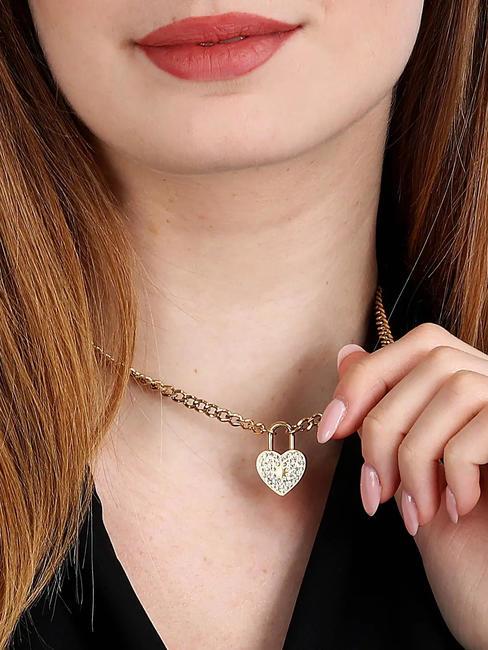 ABBRACCIO Collar con dije de corazón de circonitas oro - Collares