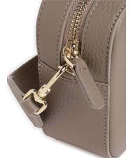 COCCINELLE TEBE Bolso bandolera en piel texturizada topo c&aacute;lido 2 - Bolsos Mujer - 3