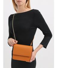 COCCINELLE ANNE Mini bolso con solapa de piel martillada pimenton - Bolsos Mujer - 4