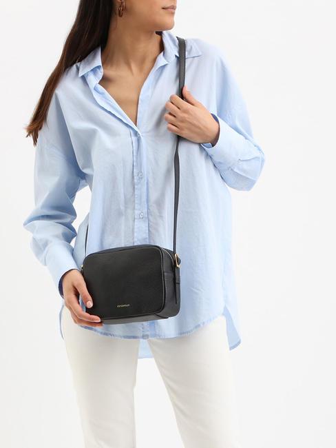 CHERRY Bolso c&aacute;mara de piel martillada leche de coco - Bolsos Mujer