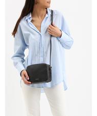 COCCINELLE CHERRY Bolso c&aacute;mara de piel martillada leche de coco - Bolsos Mujer - 4