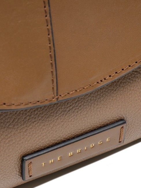 ELISABETTA Bolso bandolera de piel con solapa ostra abb. oro - Bolsos Mujer