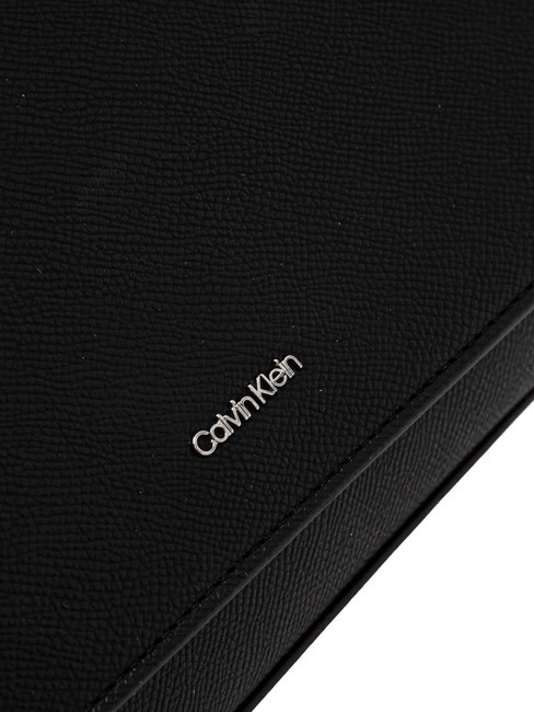 CK MUST Bolso bandolera con solapa pvh negro - Bolsos Mujer