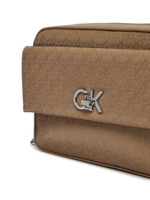 CK Bolsa para cámara con bolsillo. ánfora mono pu - Bolsos Mujer