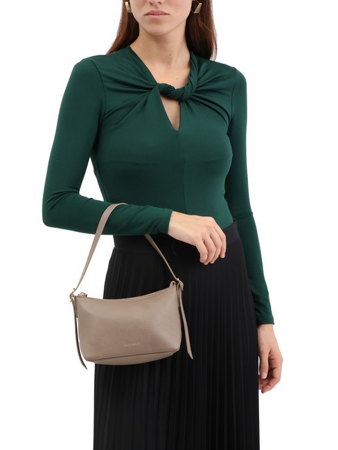 CHERRY Bolso bandolera pequeño de piel topo cálido - Bolsos Mujer