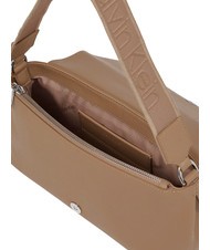 CALVIN KLEIN CK MUST Bolso bandolera con solapa ánfora - Bolsos Mujer - 4