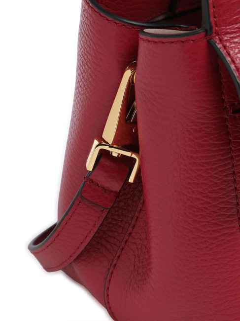 ARLETTIS Bolso de mano de piel martillada sangr&iacute;a - Bolsos Mujer