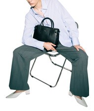 FURLA GARDENIA Bolso de mano de piel con estampado Andrómeda negro - Bolsos Mujer - 3