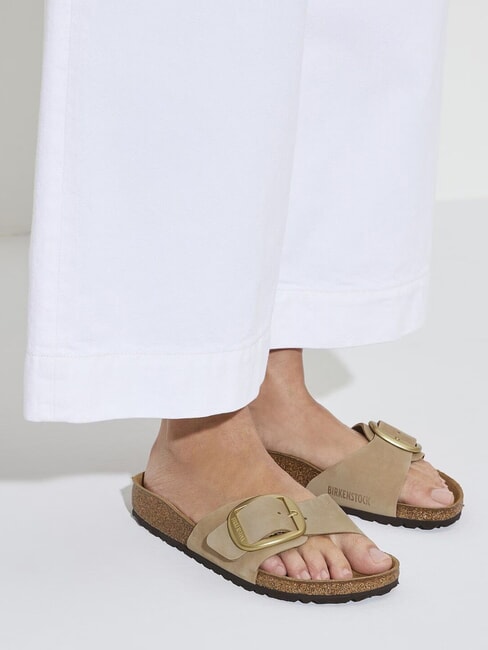 MADRID BIG BUCKLE Zapatilla de piel nobuck castillo de arena - Zapatos Mujer