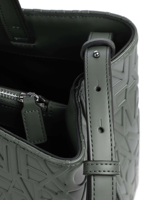 LOGO EMBOSSED Comprador de mano, con bandolera ajenjo - Bolsos Mujer