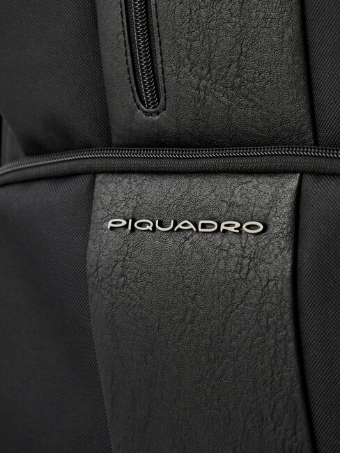 BRIEF ECOLOGICA TECH Mochila de tela reciclada con puerto USB y soporte para portátil de 15,6". negro - Mochilas para portátil