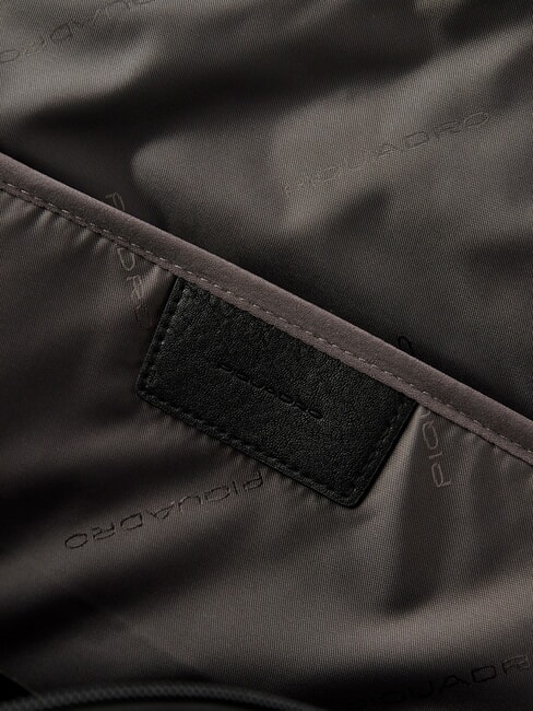 BRIEF ECOLOGICA TECH Mochila de tela reciclada con puerto USB y soporte para portátil de 15,6". negro - Mochilas para portátil