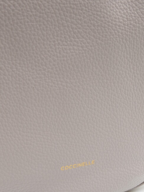 ALPHA Bolso de hombro de piel martillada gris claro - Bolsos Mujer