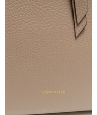 COCCINELLE ALBA Bolso de hombro de piel martillada rosa polvo - Bolsos Mujer - 6