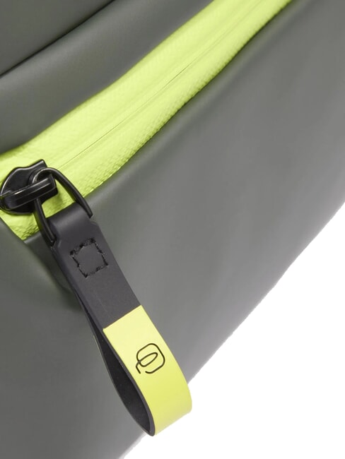 CORNER SPECIALE GOMMATO Bolsa repelente al agua VERDE - Bandoleras Hombre