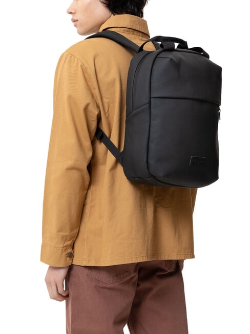 TECUM TOTE CNNCT F Mochila con bolsillo para botella de agua y soporte para portátil. negro mate - Mochilas para portátil