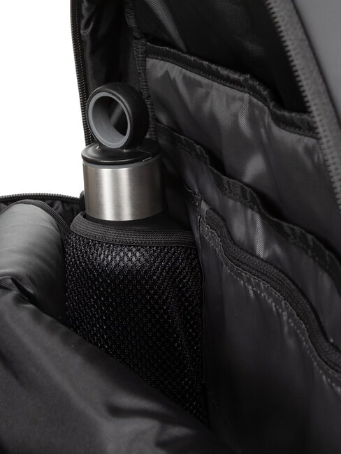 TECUM TOTE CNNCT F Mochila con bolsillo para botella de agua y soporte para portátil. negro mate - Mochilas para portátil