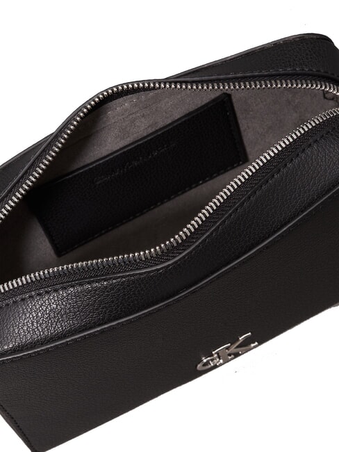 CKJ MINIMAL MONOGRAM Bolso bandolera tipo funda para cámara En negro - Bolsos Mujer