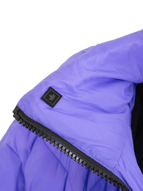 EUGENIE Chaqueta corta de satén con capucha opulencia púrpura - Chaquetas de plumas de mujer