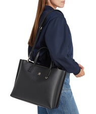 TOMMY HILFIGER TH DISTINCT Bolso de mano, con bandolera extraíble. negro - Bolsos Mujer - 4