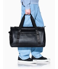 ARMANI EXCHANGE CEDRIC Bolsa de lona grande con correa para el hombro negro/negro - Bolsas de viaje - 6