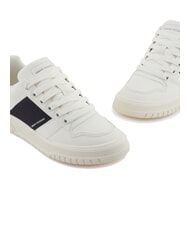 ARMANI EXCHANGE A|X Zapatillas con banda lateral en contraste blanco roto + azul marino intenso - Zapatos Hombre - 4