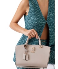 GUESS QUEENSLAND Bolso de mano, con bandolera simplemente gris topo - Bolsos Mujer - 5