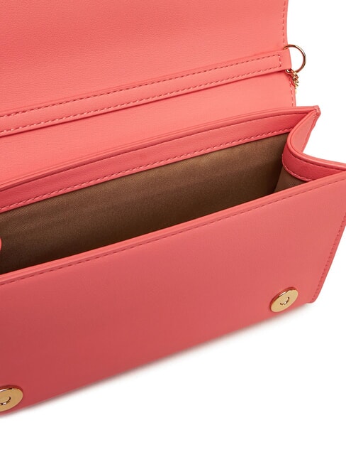 BOLD LOGO Bolso con solapa y bandolera de cadena coral - Bolsos Mujer