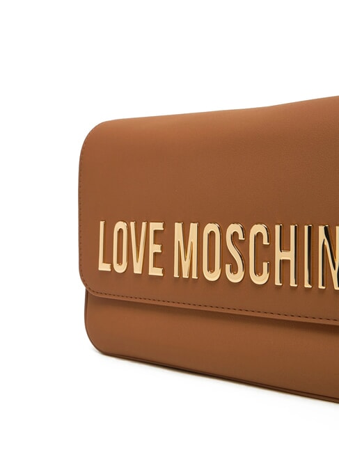 LAMINATED BOLD LOVE Bolso de hombro con solapa camello - Bolsos Mujer