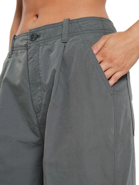 CK JEANS Pantalones chinos de pierna ancha y pierna recta gris infinito - Pantalones de mujer