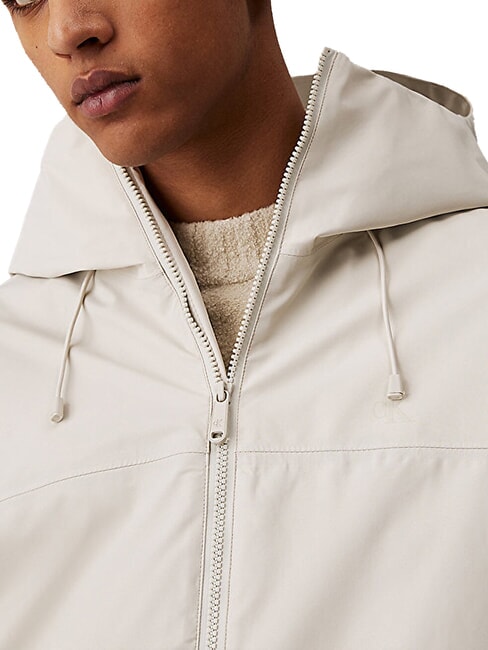 CK JEANS Chaqueta con capucha de tejido técnico pelícano - Chaquetas de hombre