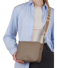 COCCINELLE TEBE Bolso pequeño de piel con textura topo cálido 2 - Bolsos Mujer - 5