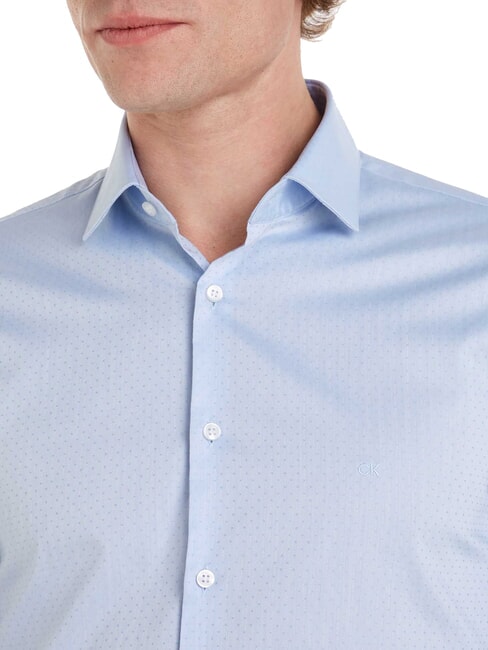 CK Camisa de manga larga de algod&oacute;n de corte entallado vista azul - Camisas de hombre