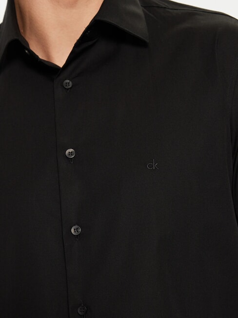 CK Camisa elástica, corte regular. ck negro - Camisas de hombre