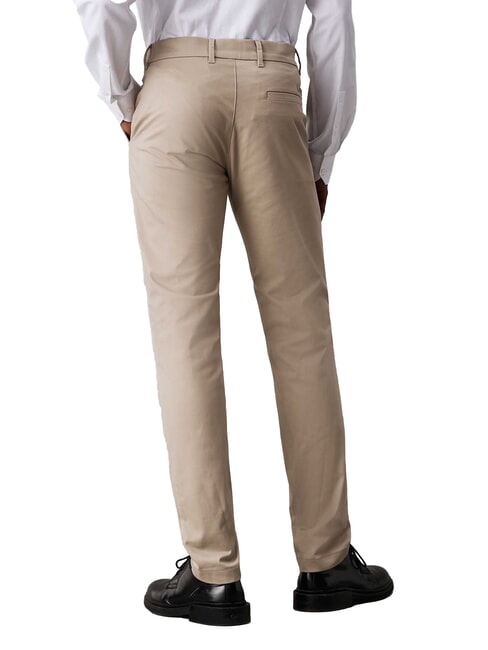 CK Pantalones chinos de tiro medio y corte entallado arcilla fresca - Pantalones
