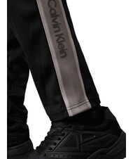 CALVIN KLEIN CK PERFORMANCE Pantalones de ch&aacute;ndal con logotipo lateral belleza negra - Trajes deportivos para hombres - 4