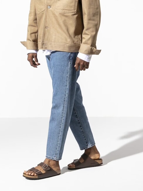 ARIZONA BIRKO FLOR Sandalia tipo zapatilla con dos hebillas marron oscuro - Zapatos unisex