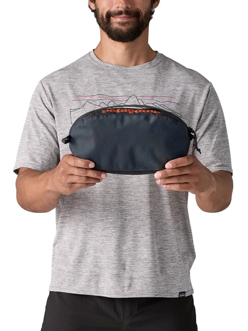 BLACK HOLE CUBE Belleza de viaje 3L arde azul con amanita roja - Neceser